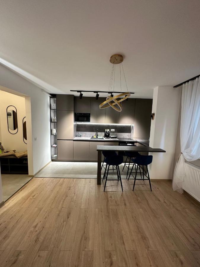 Coresi Luxury Apartments บราชอฟ ภายนอก รูปภาพ